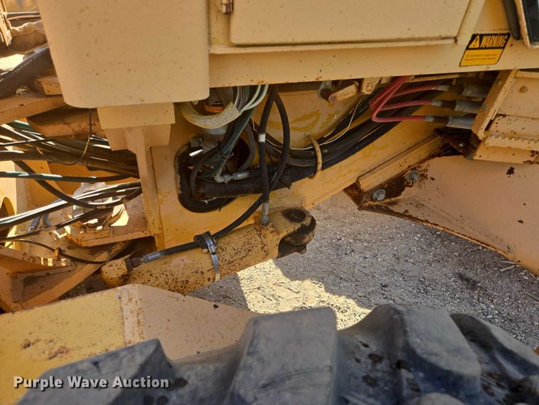 image for item EB0996 1995 John Deere 770BH motor grader