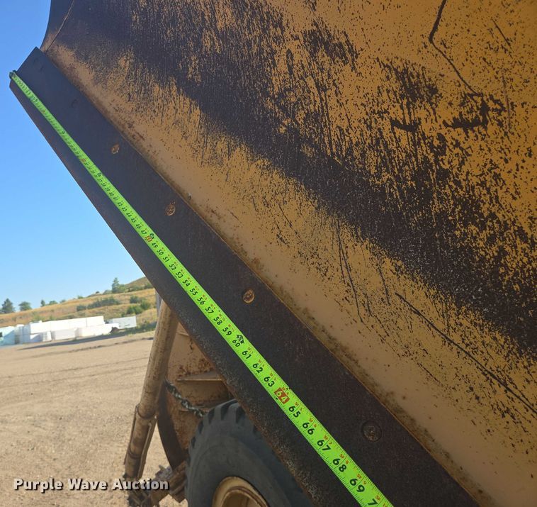 image for item EB0996 1995 John Deere 770BH motor grader