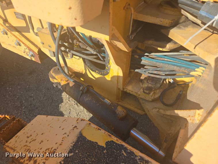 image for item EB0996 1995 John Deere 770BH motor grader