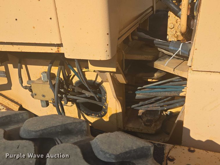 image for item EB0996 1995 John Deere 770BH motor grader