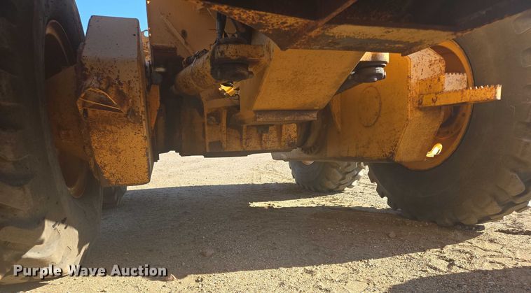 image for item EB0996 1995 John Deere 770BH motor grader