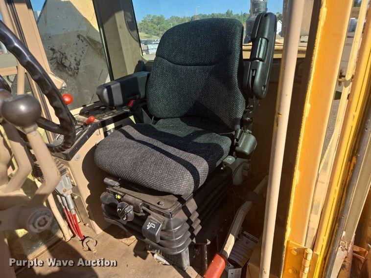 image for item EB0996 1995 John Deere 770BH motor grader