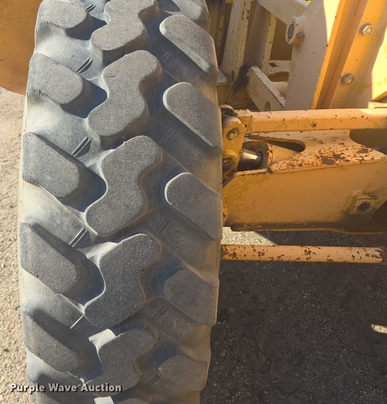 image for item EB0996 1995 John Deere 770BH motor grader