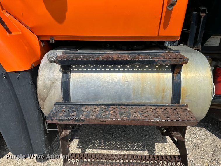 image for item EB2904 2012 International 7600 dump truck