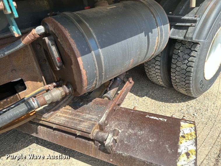 image for item EB2904 2012 International 7600 dump truck