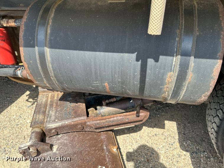 image for item EB2904 2012 International 7600 dump truck