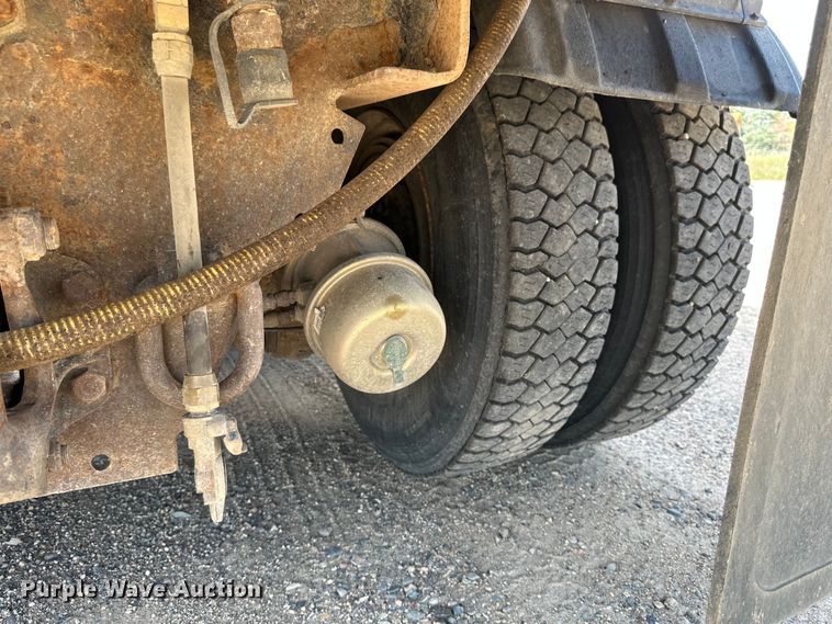 image for item EB2904 2012 International 7600 dump truck