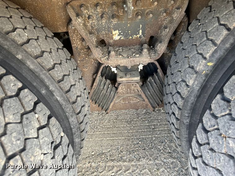 image for item EB2904 2012 International 7600 dump truck