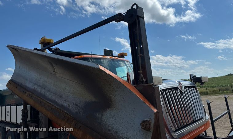 image for item EB2904 2012 International 7600 dump truck