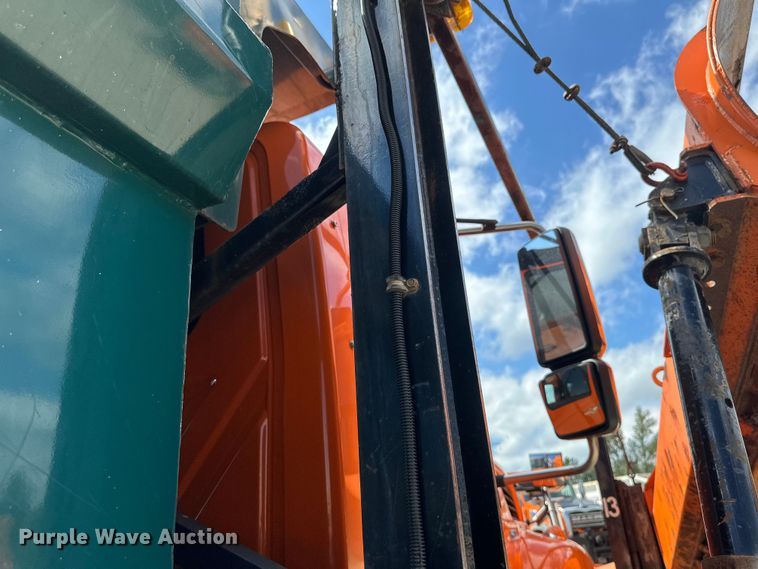 image for item EB2904 2012 International 7600 dump truck