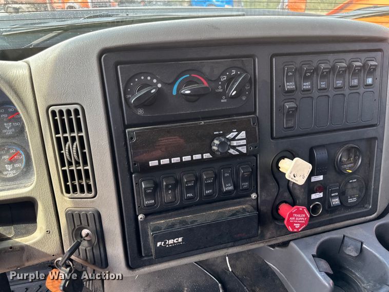 image for item EB2904 2012 International 7600 dump truck