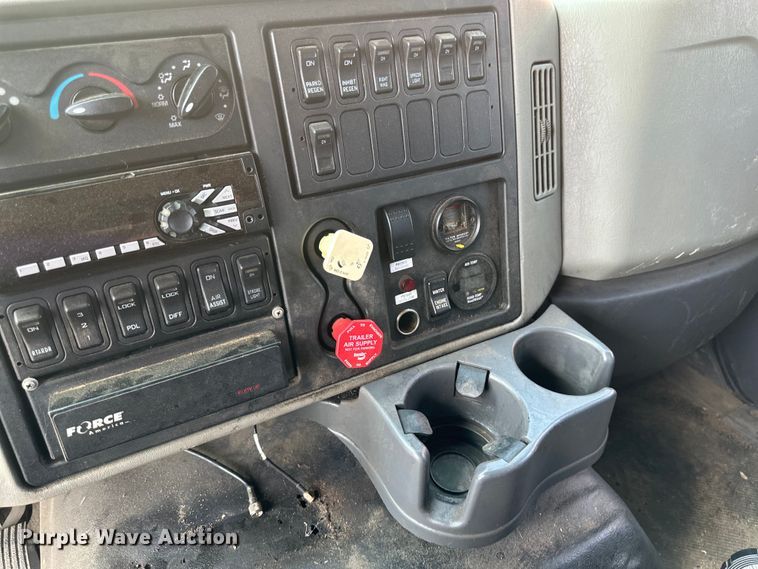 image for item EB2904 2012 International 7600 dump truck