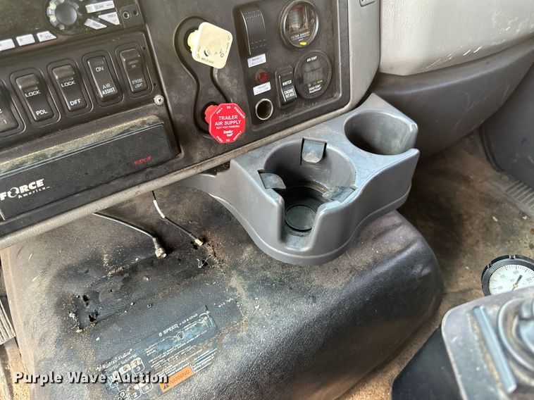 image for item EB2904 2012 International 7600 dump truck