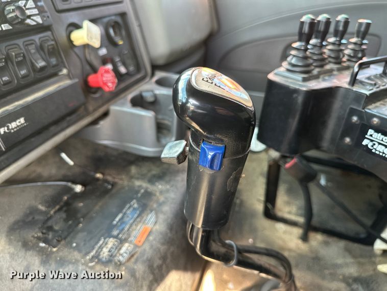 image for item EB2904 2012 International 7600 dump truck