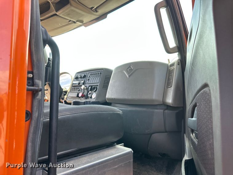 image for item EB2904 2012 International 7600 dump truck