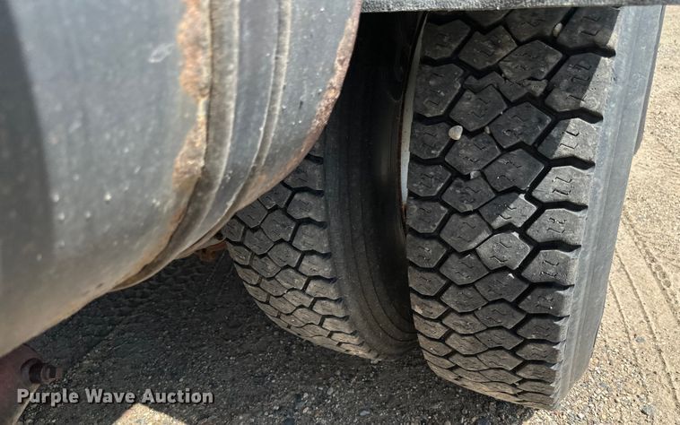 image for item EB2904 2012 International 7600 dump truck