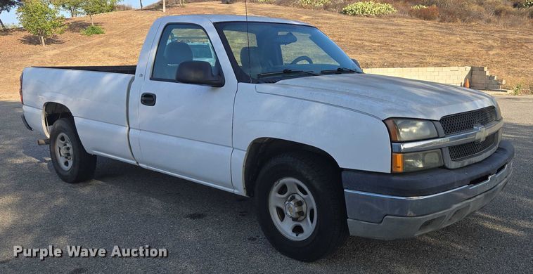 image for item EC1121 2004 Chevrolet Silverado 1500 pickup truck