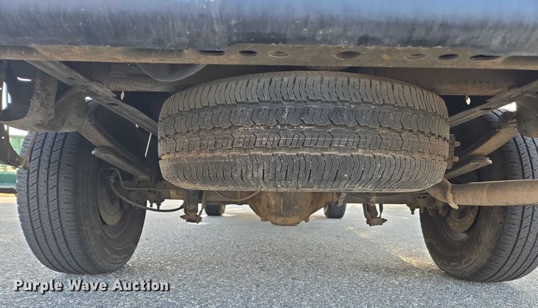 image for item EC1121 2004 Chevrolet Silverado 1500 pickup truck