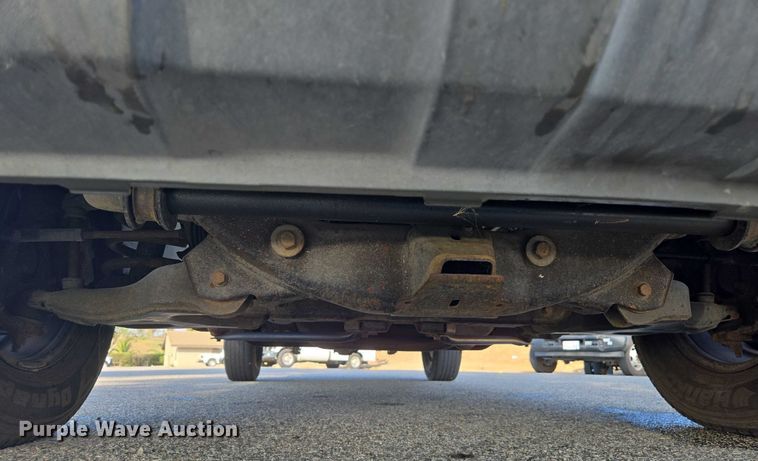 image for item EC1121 2004 Chevrolet Silverado 1500 pickup truck