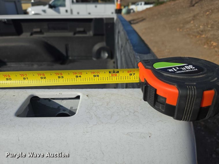 image for item EC1121 2004 Chevrolet Silverado 1500 pickup truck