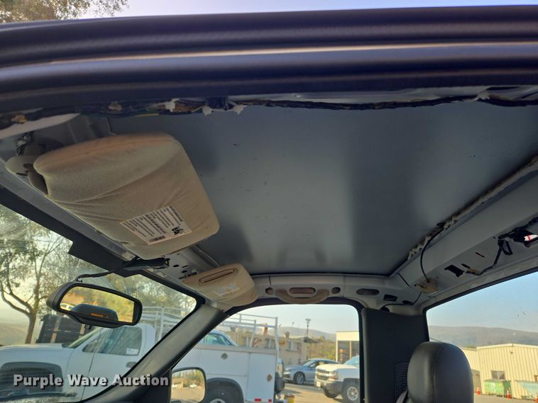 image for item EC1121 2004 Chevrolet Silverado 1500 pickup truck