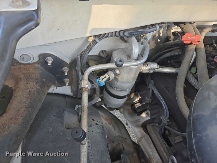 image for item EC1121 2004 Chevrolet Silverado 1500 pickup truck