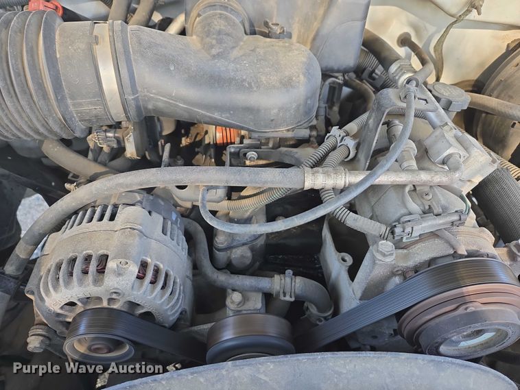 image for item EC1121 2004 Chevrolet Silverado 1500 pickup truck