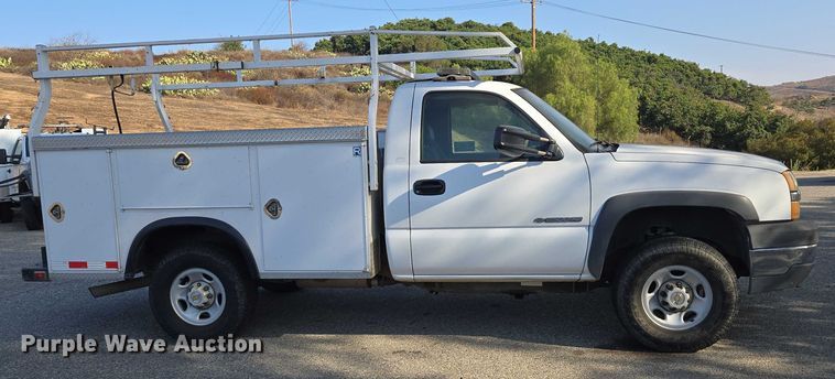 image for item EC1138 2004 Chevrolet Silverado 2500HD utility bed pickup truck