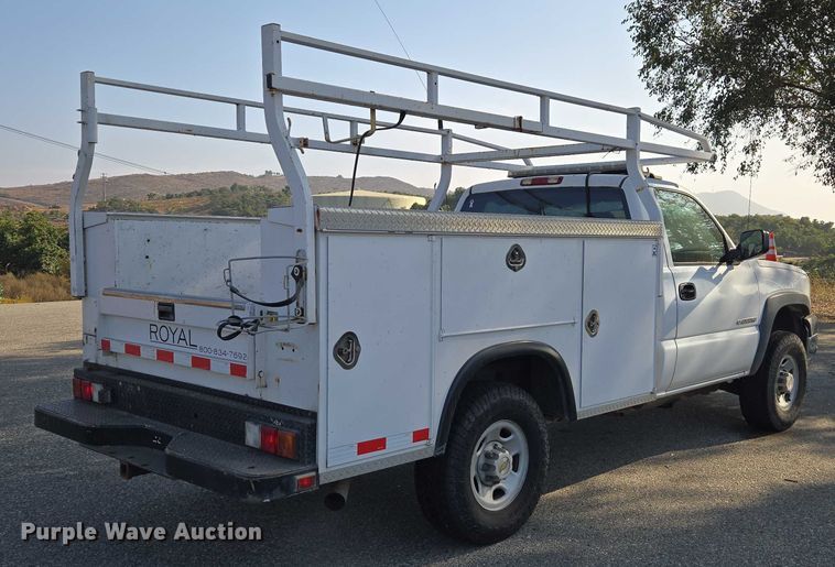image for item EC1138 2004 Chevrolet Silverado 2500HD utility bed pickup truck