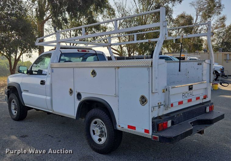 image for item EC1138 2004 Chevrolet Silverado 2500HD utility bed pickup truck
