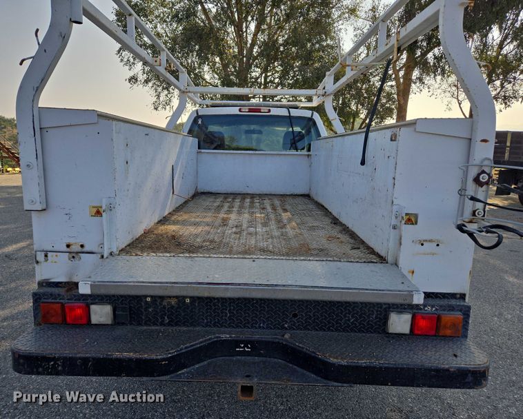 image for item EC1138 2004 Chevrolet Silverado 2500HD utility bed pickup truck