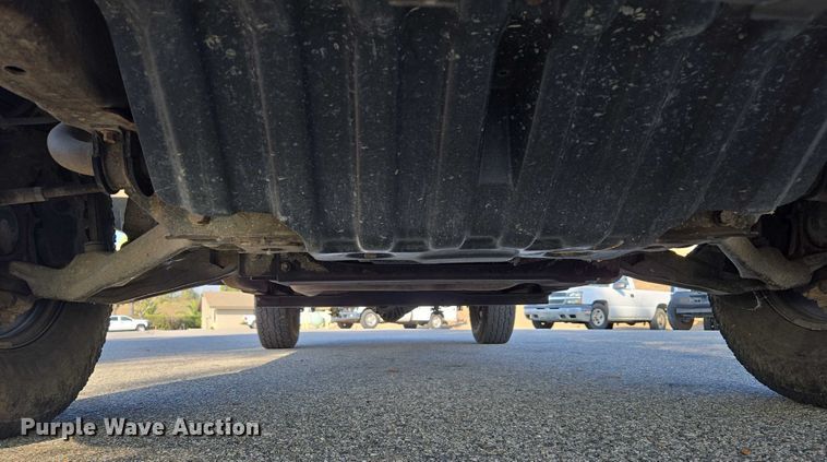 image for item EC1138 2004 Chevrolet Silverado 2500HD utility bed pickup truck