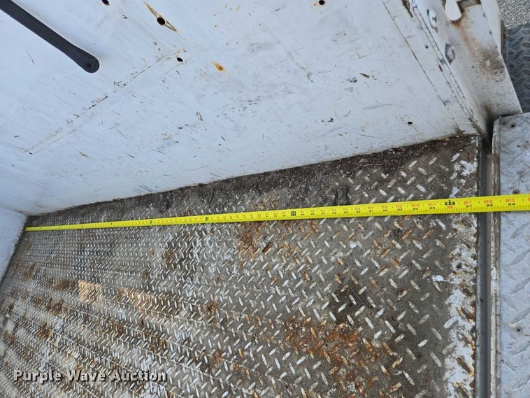 image for item EC1138 2004 Chevrolet Silverado 2500HD utility bed pickup truck