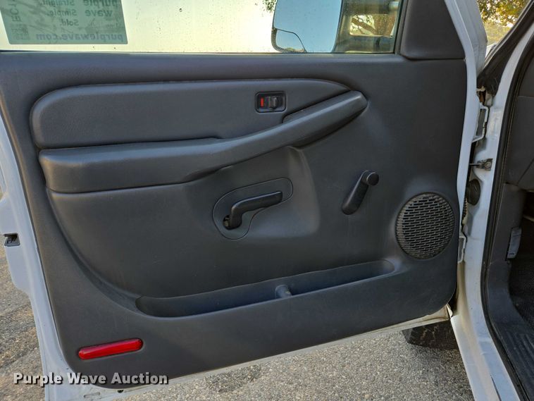 image for item EC1138 2004 Chevrolet Silverado 2500HD utility bed pickup truck