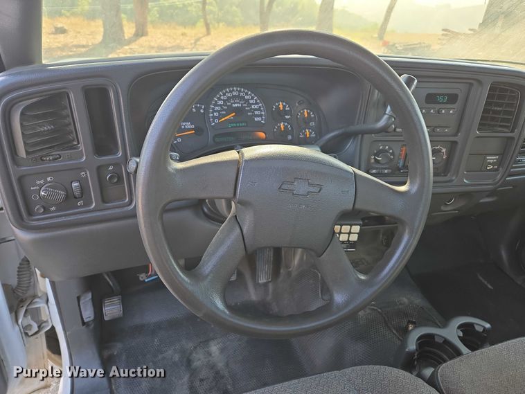 image for item EC1138 2004 Chevrolet Silverado 2500HD utility bed pickup truck