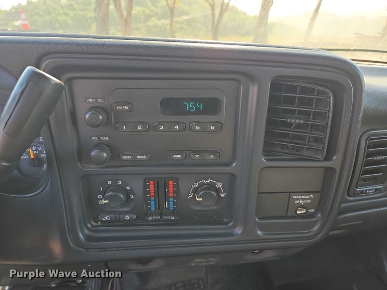 image for item EC1138 2004 Chevrolet Silverado 2500HD utility bed pickup truck