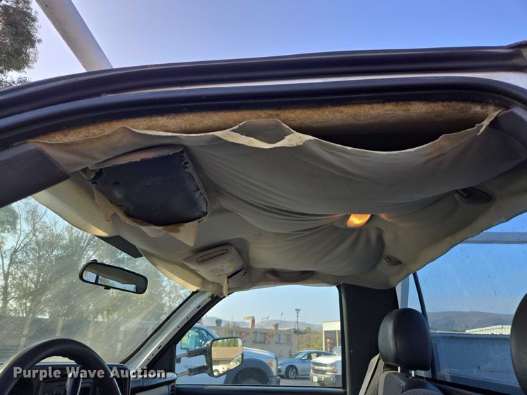 image for item EC1138 2004 Chevrolet Silverado 2500HD utility bed pickup truck