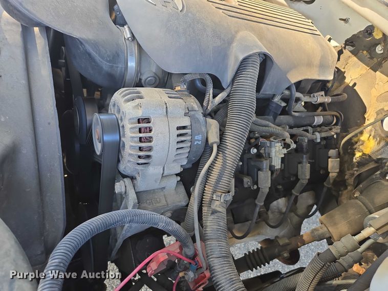 image for item EC1138 2004 Chevrolet Silverado 2500HD utility bed pickup truck