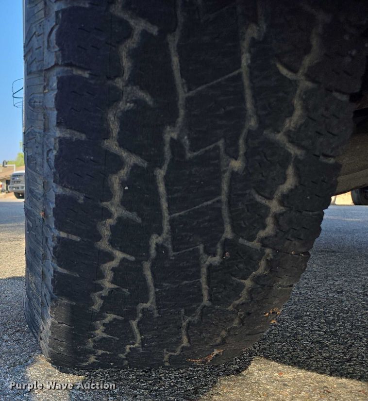 image for item EC1138 2004 Chevrolet Silverado 2500HD utility bed pickup truck