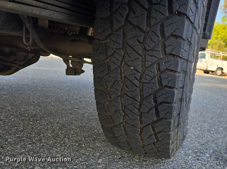 image for item EC1138 2004 Chevrolet Silverado 2500HD utility bed pickup truck