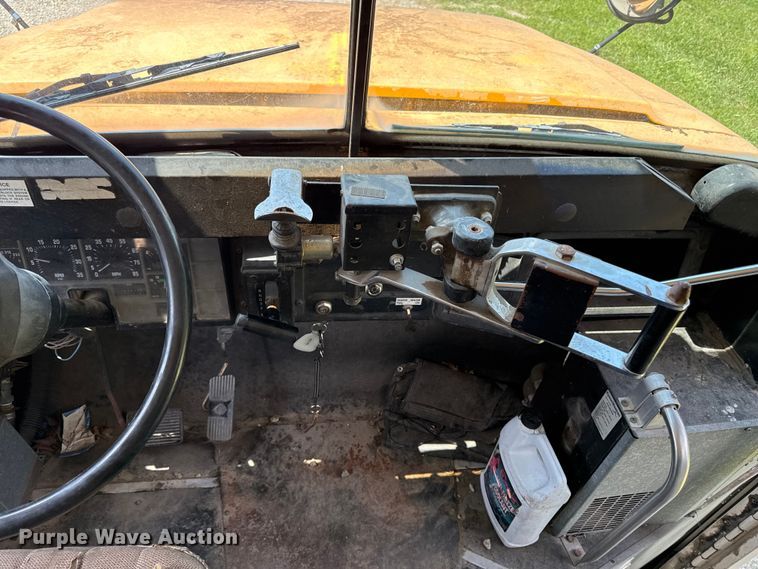 image for item ED4432 1995 International 3800 school bus