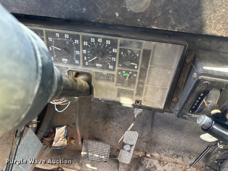 image for item ED4432 1995 International 3800 school bus