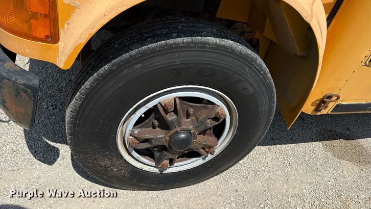 image for item ED4432 1995 International 3800 school bus