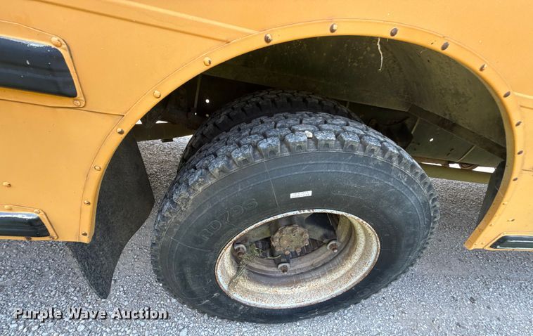 image for item ED4432 1995 International 3800 school bus