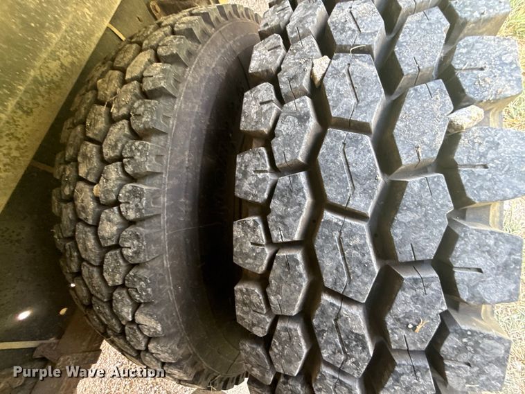 image for item ED4432 1995 International 3800 school bus