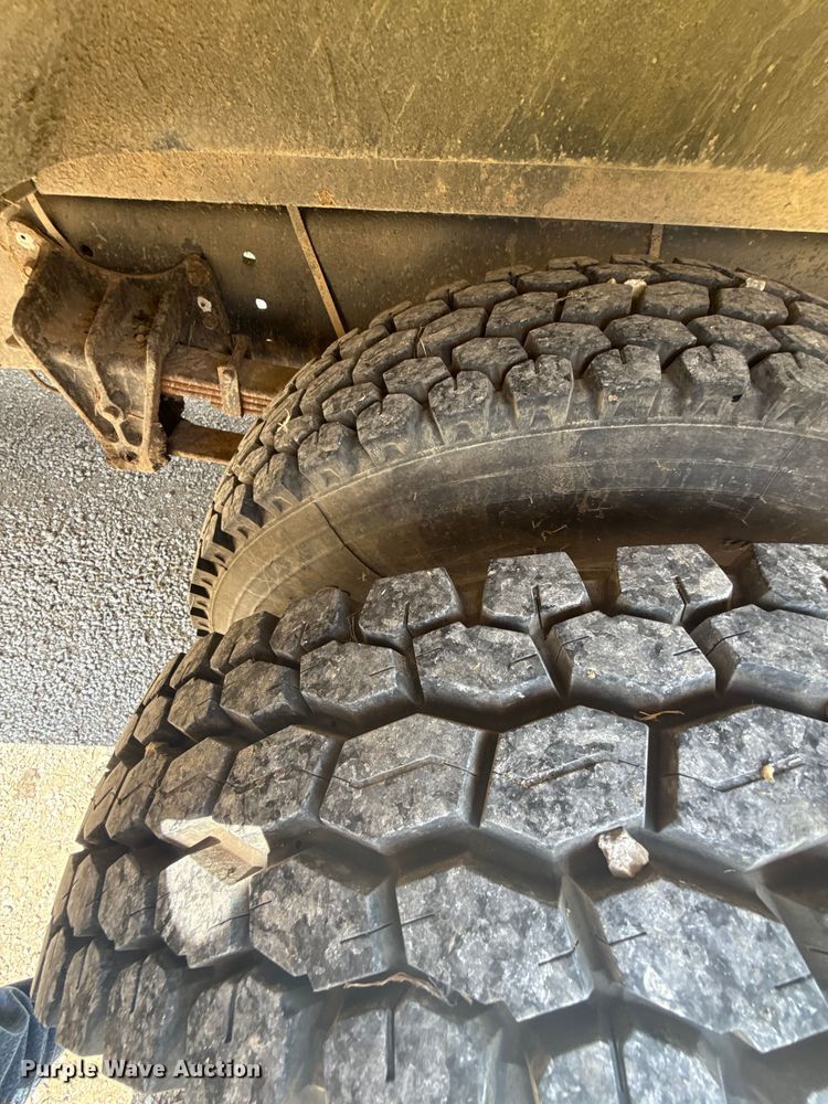 image for item ED4432 1995 International 3800 school bus