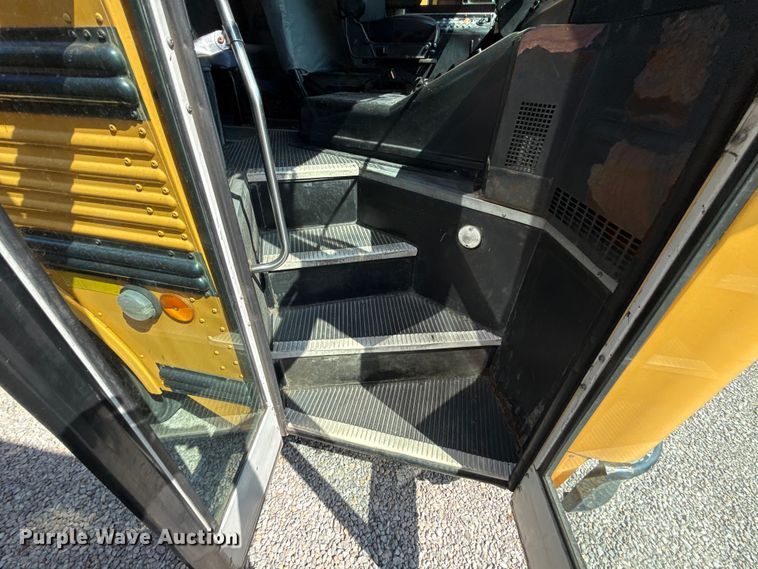 image for item ED4455 2003 Thomas Built Saf-T-Liner school bus