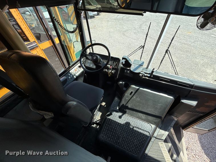 image for item ED4455 2003 Thomas Built Saf-T-Liner school bus