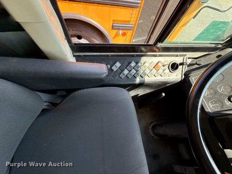 image for item ED4455 2003 Thomas Built Saf-T-Liner school bus