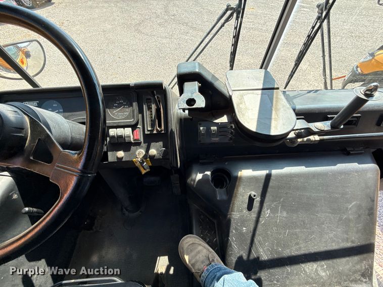 image for item ED4455 2003 Thomas Built Saf-T-Liner school bus